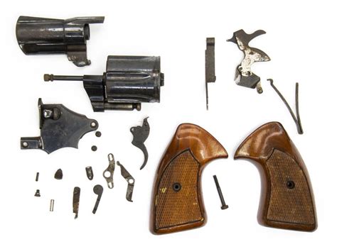 That's what you see below. . Colt detective special spring kit